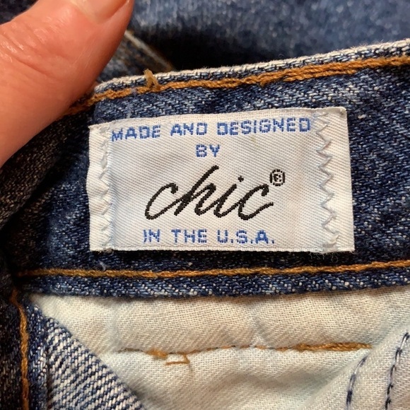 Vintage Chic mom / high rise denim jeans with pleat front & no back pockets - Picture 13 of 14